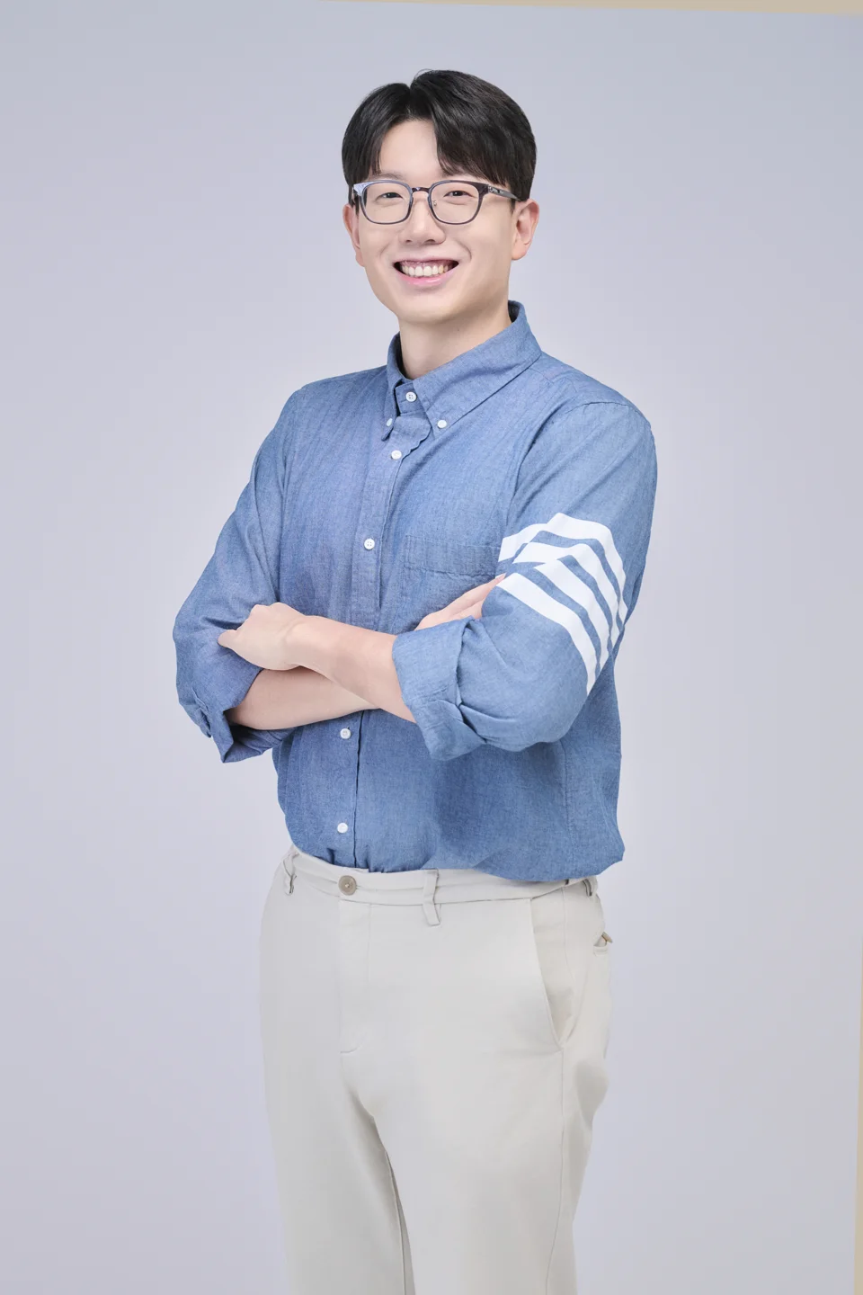 팔짱을 낀 사종학 원장